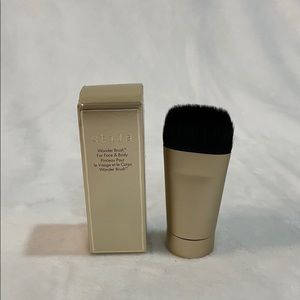 Stila Wonder Brush for Face & Body